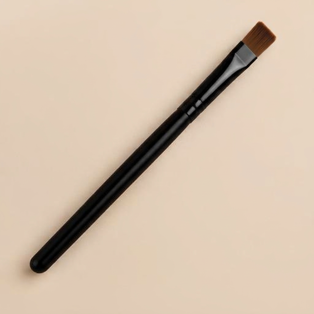Pincel de cejas negro con punta recta