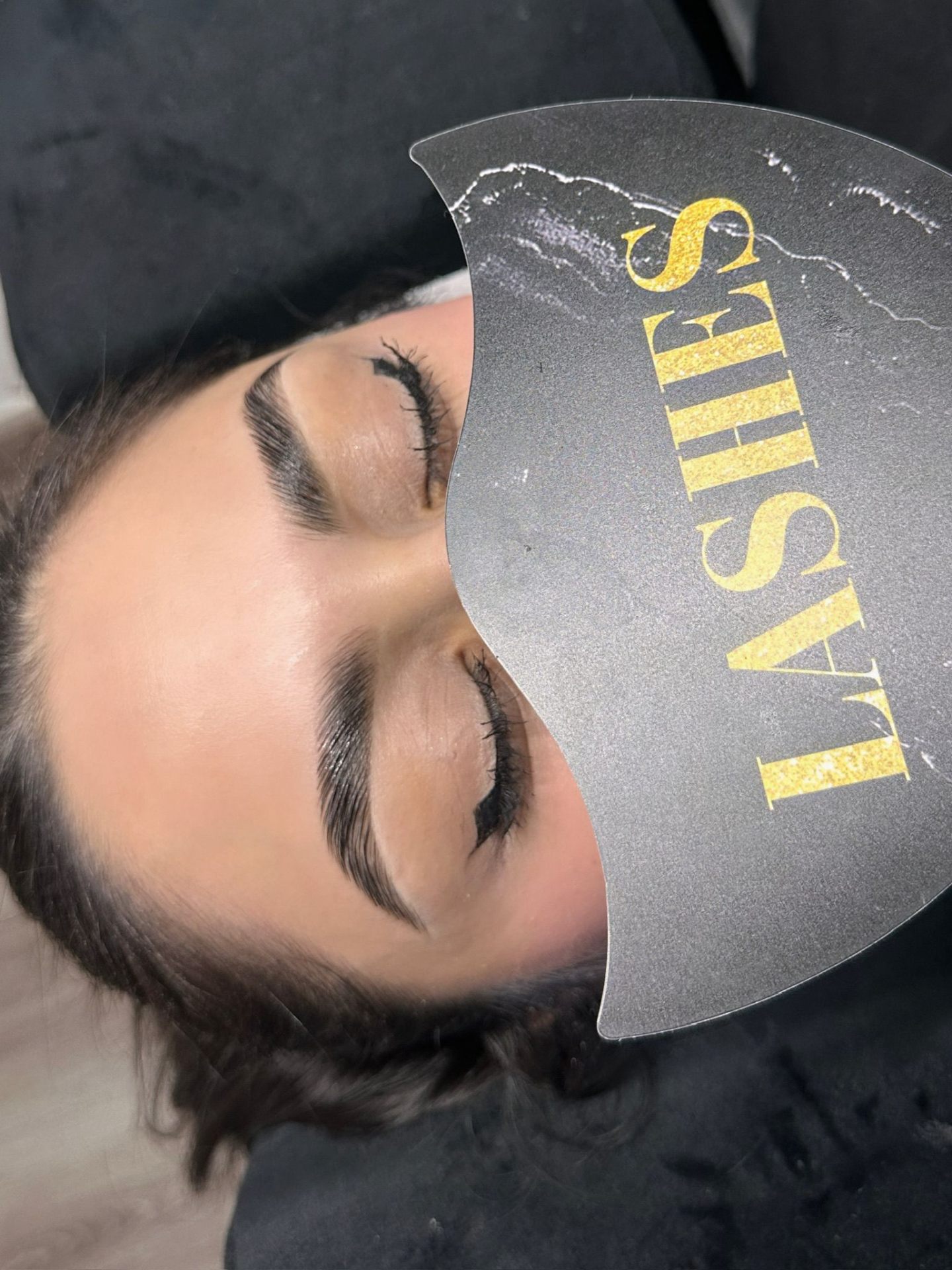 Laminado de cejas